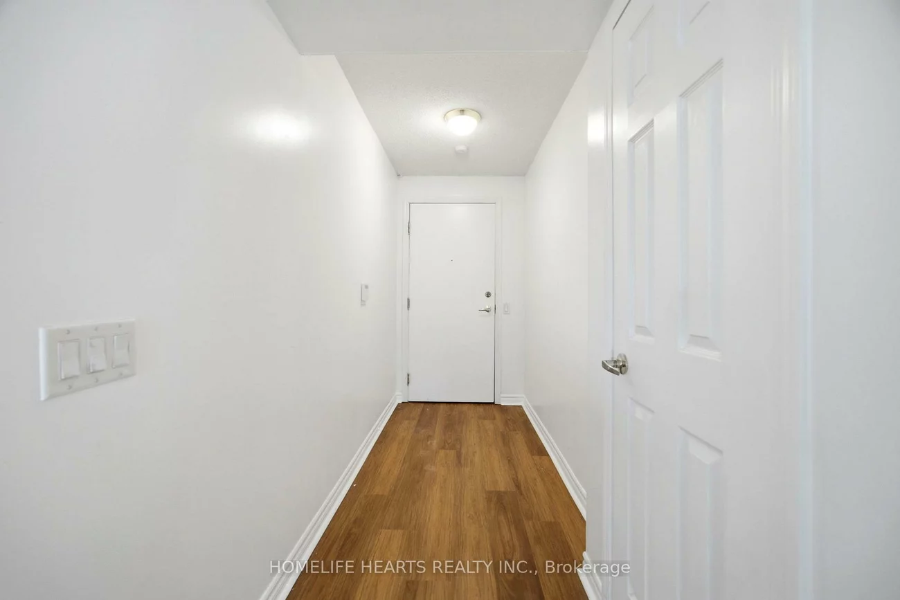 25, Kingsbridge Garden, Hurontario, Mississauga