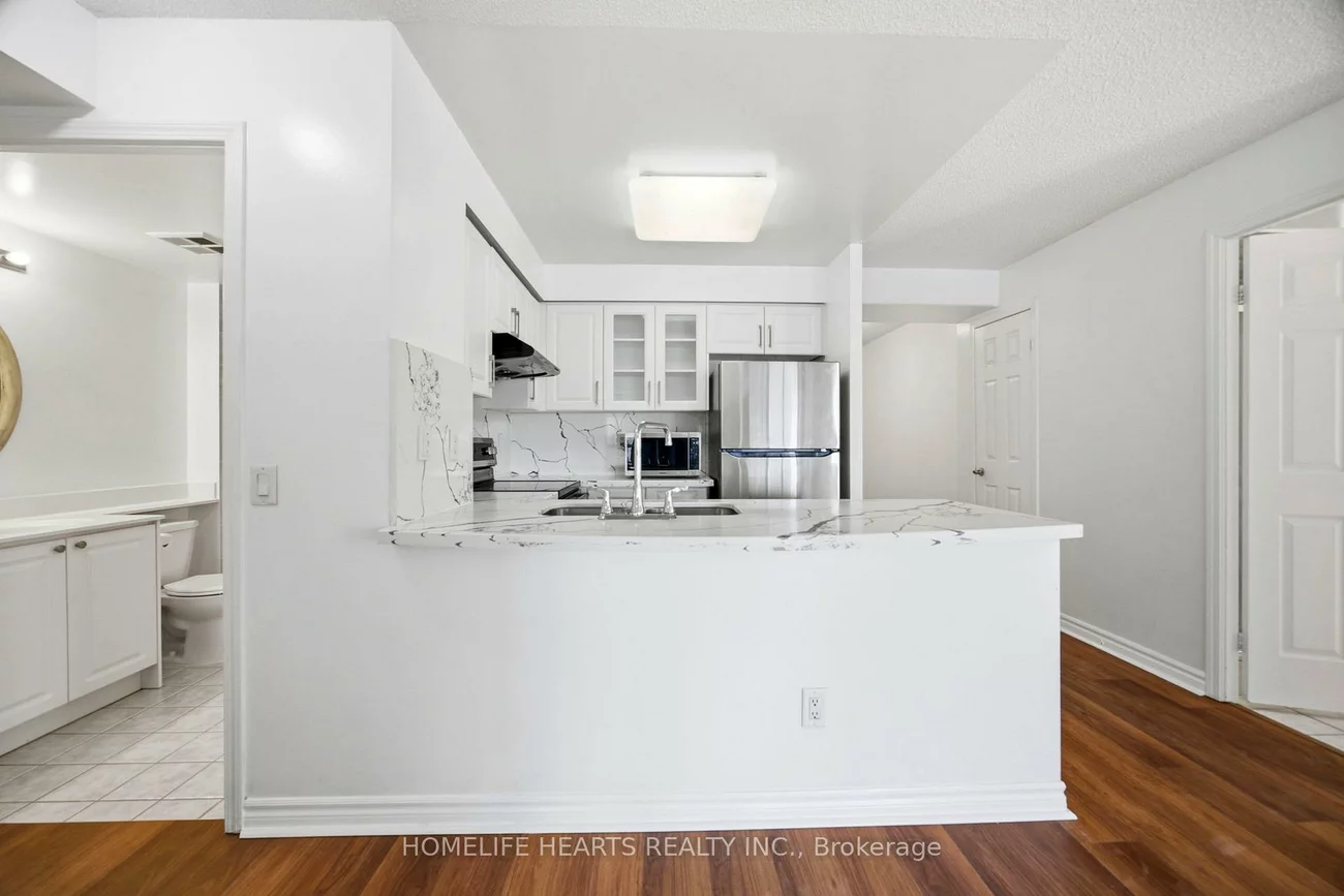 25, Kingsbridge Garden, Hurontario, Mississauga