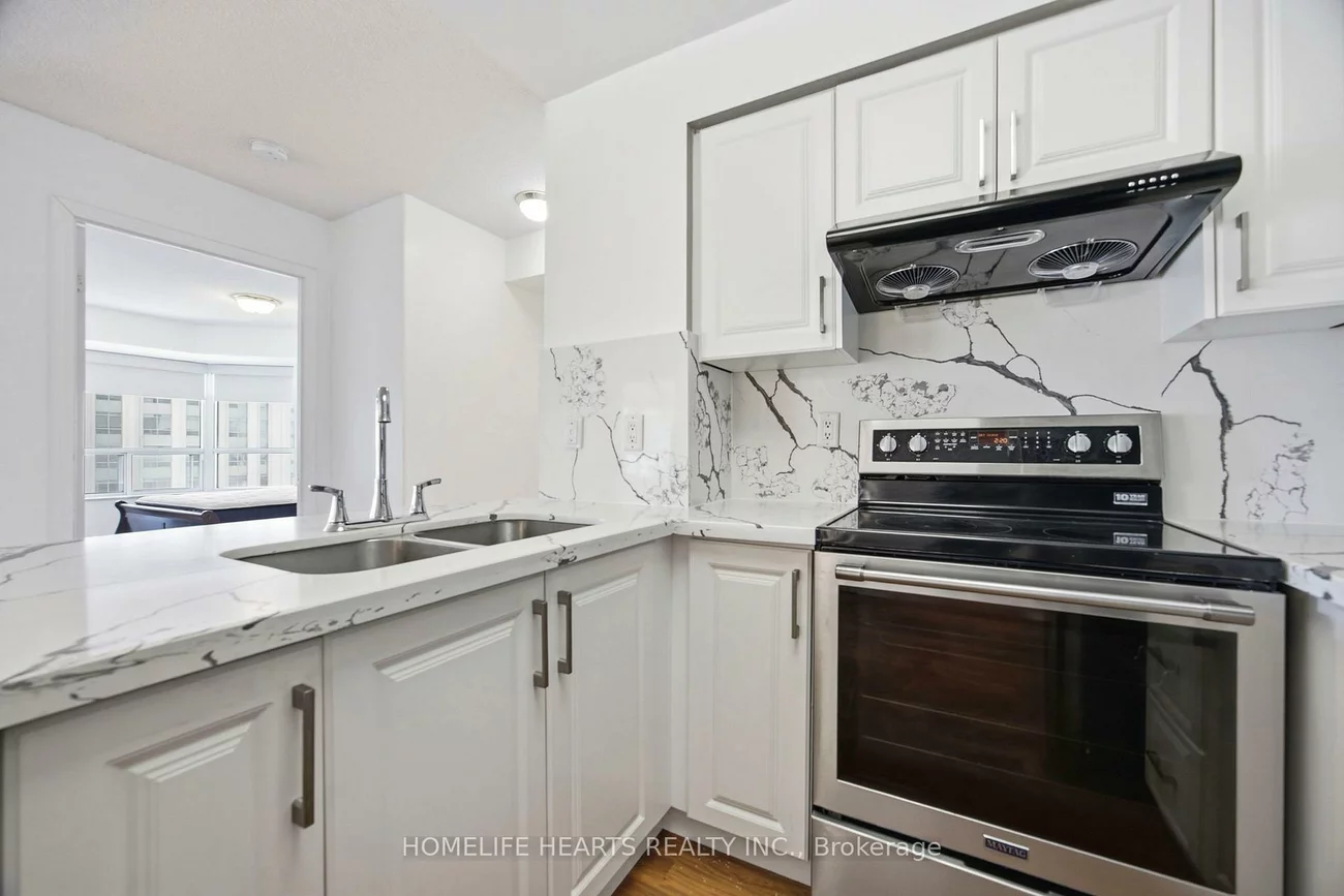 25, Kingsbridge Garden, Hurontario, Mississauga