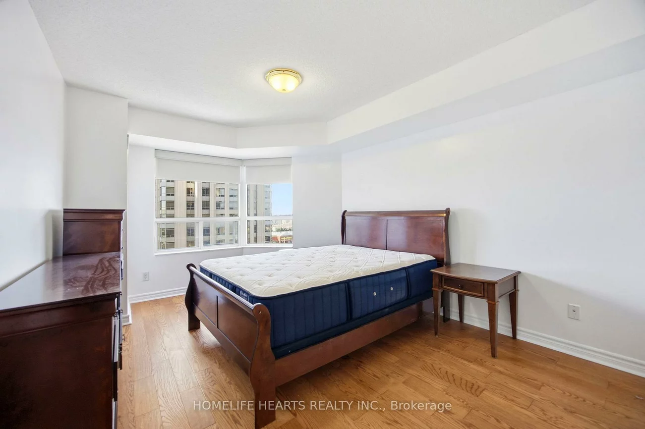 25, Kingsbridge Garden, Hurontario, Mississauga