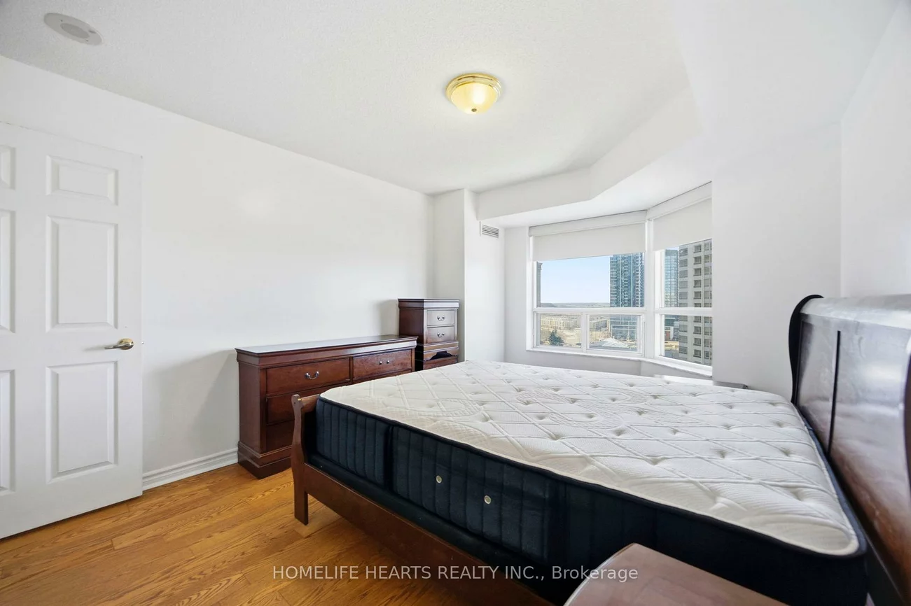 25, Kingsbridge Garden, Hurontario, Mississauga