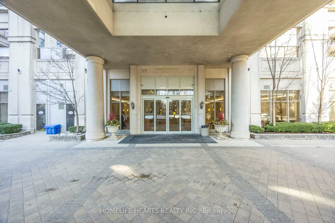25, Kingsbridge Garden, Hurontario, Mississauga
