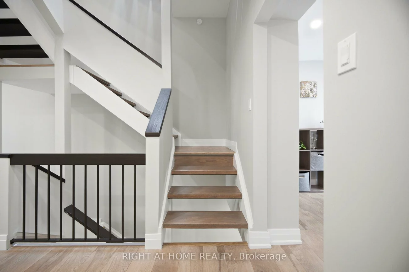 24, REID, Streetsville, Mississauga