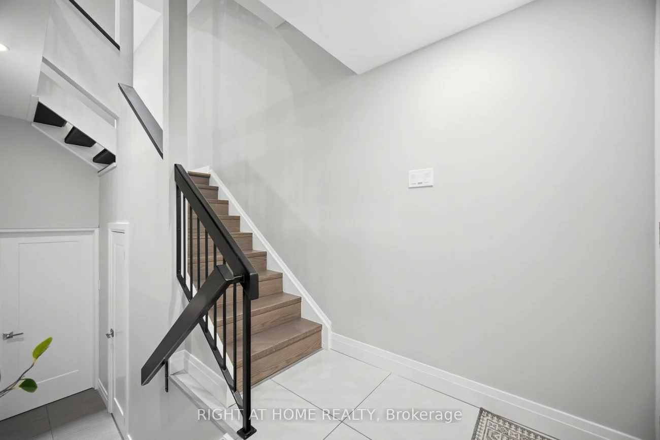 24, REID, Streetsville, Mississauga