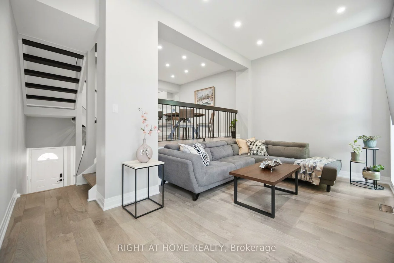 24, REID, Streetsville, Mississauga