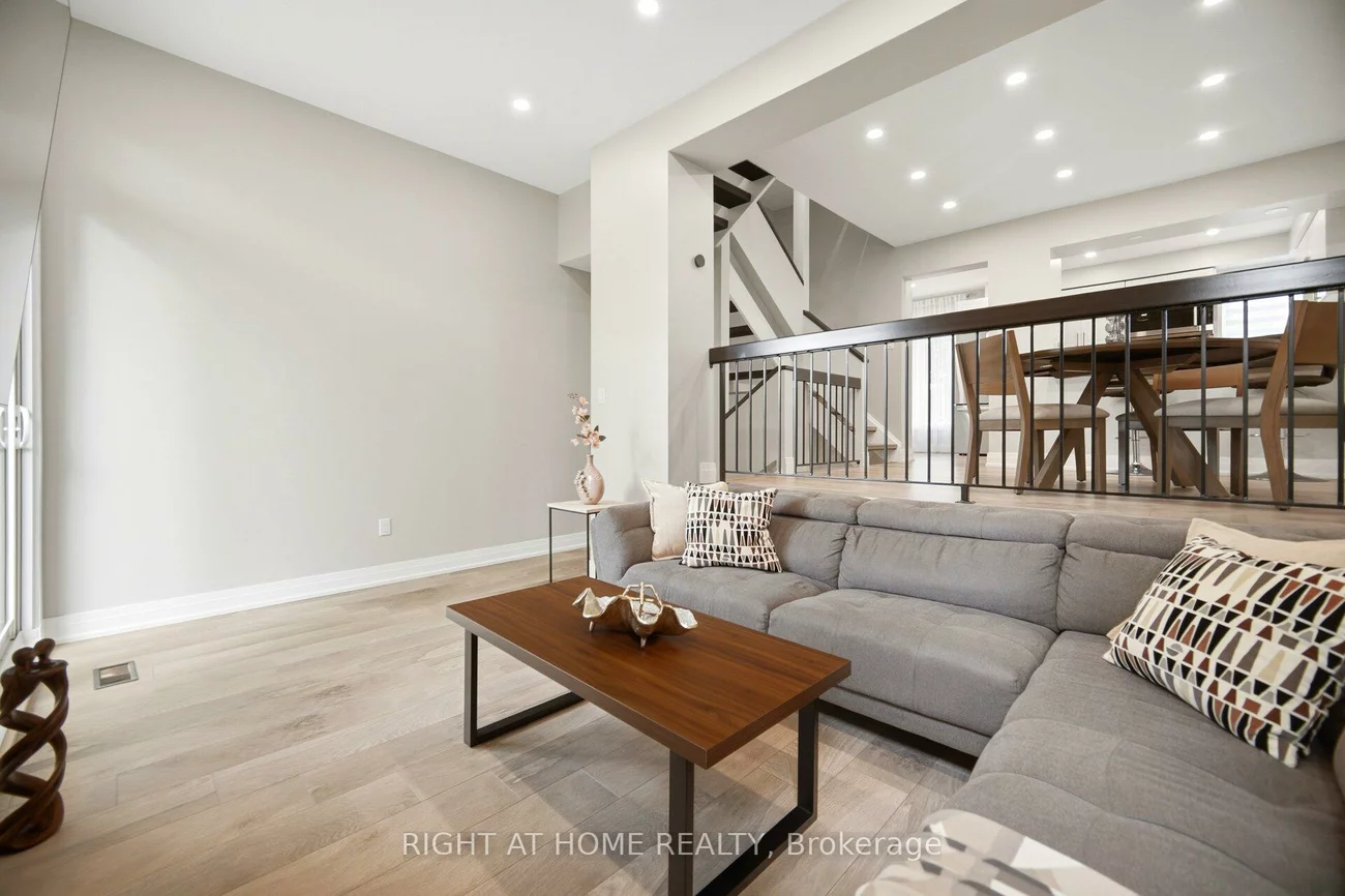 24, REID, Streetsville, Mississauga