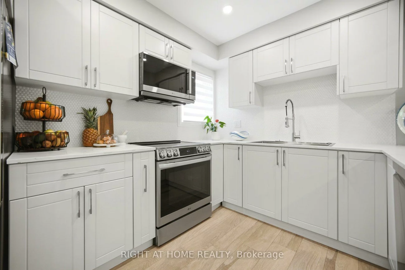 24, REID, Streetsville, Mississauga