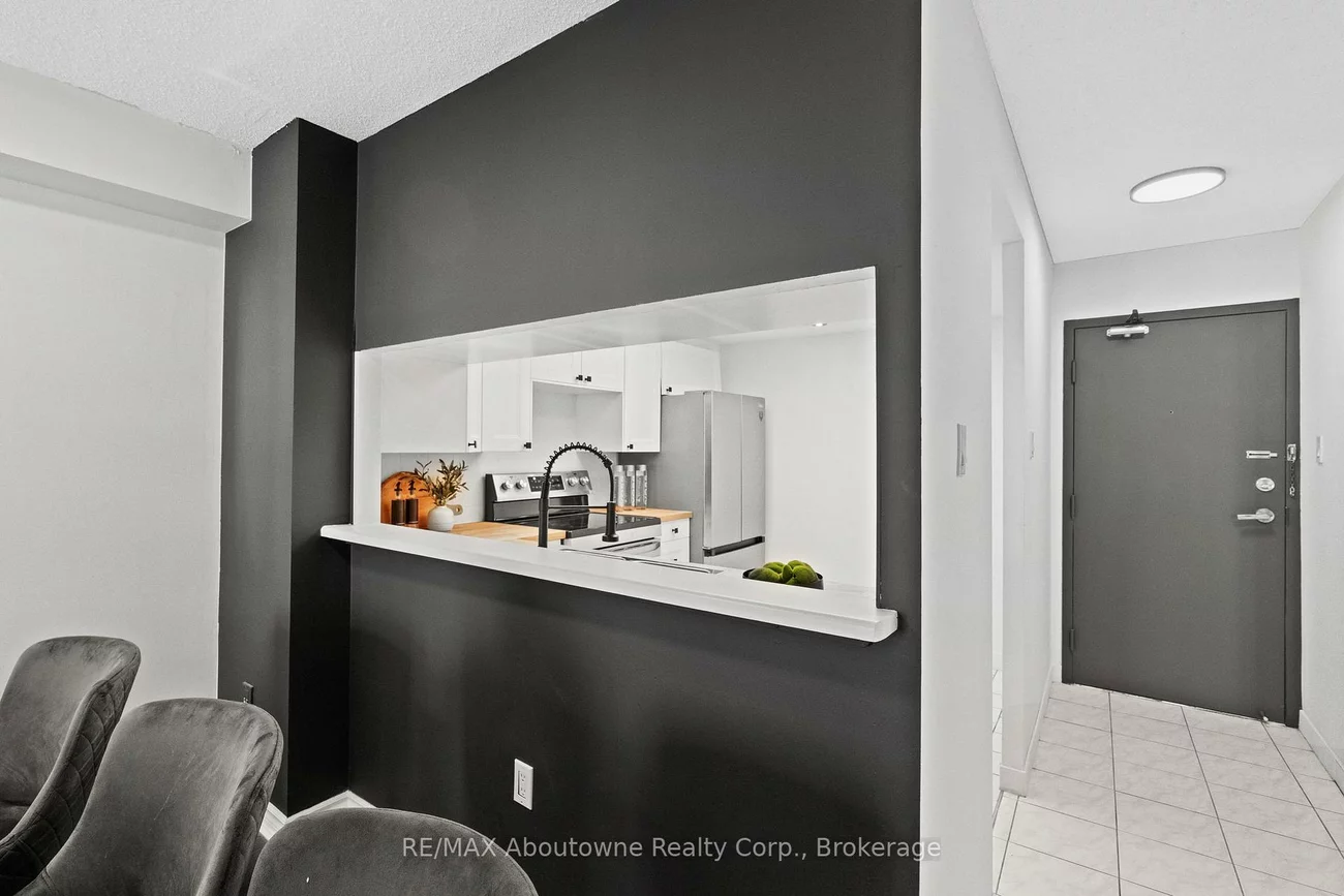 300, Webb, City Centre, Mississauga