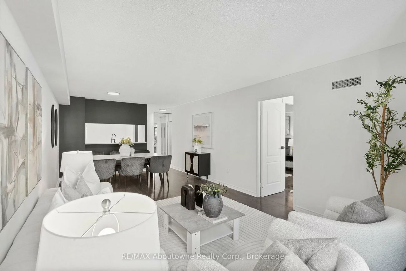 300, Webb, City Centre, Mississauga