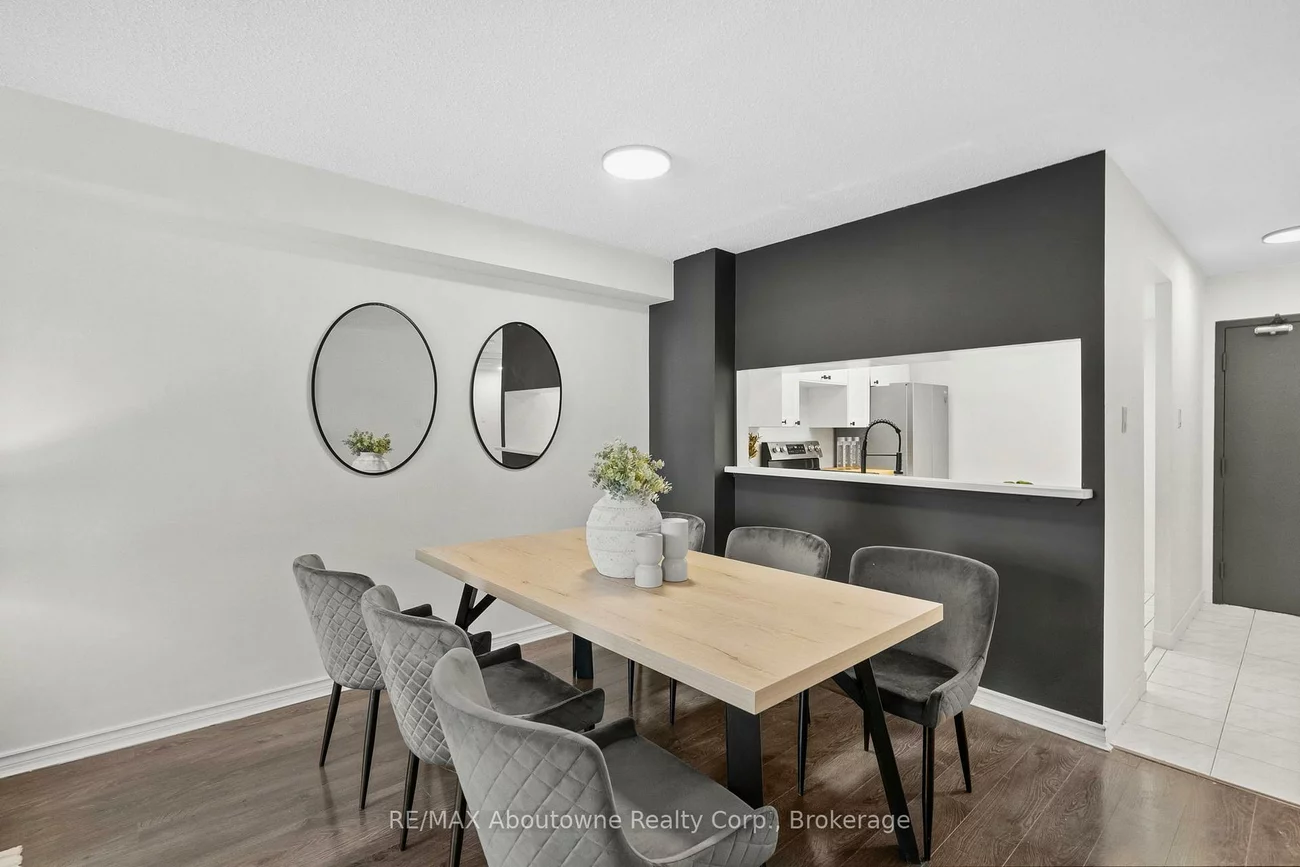 300, Webb, City Centre, Mississauga