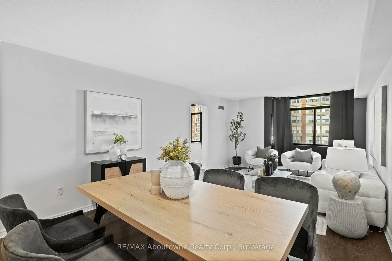 300, Webb, City Centre, Mississauga