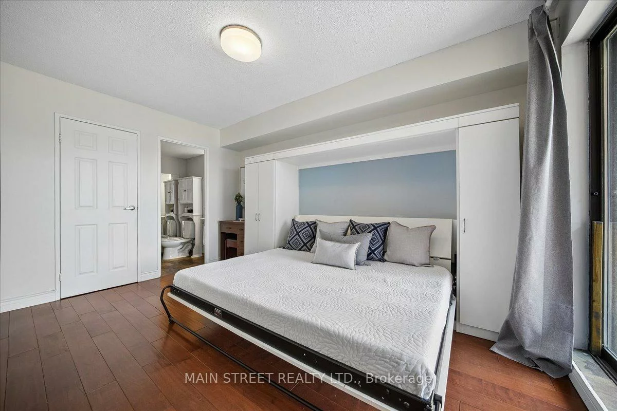 1000, Cedarglen, Erindale, Mississauga