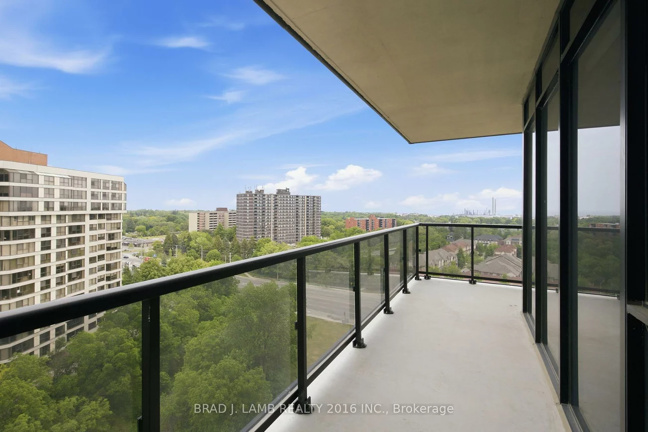 1035, Southdown, Clarkson, Mississauga