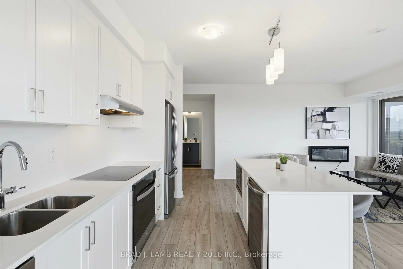 1035, Southdown, Clarkson, Mississauga