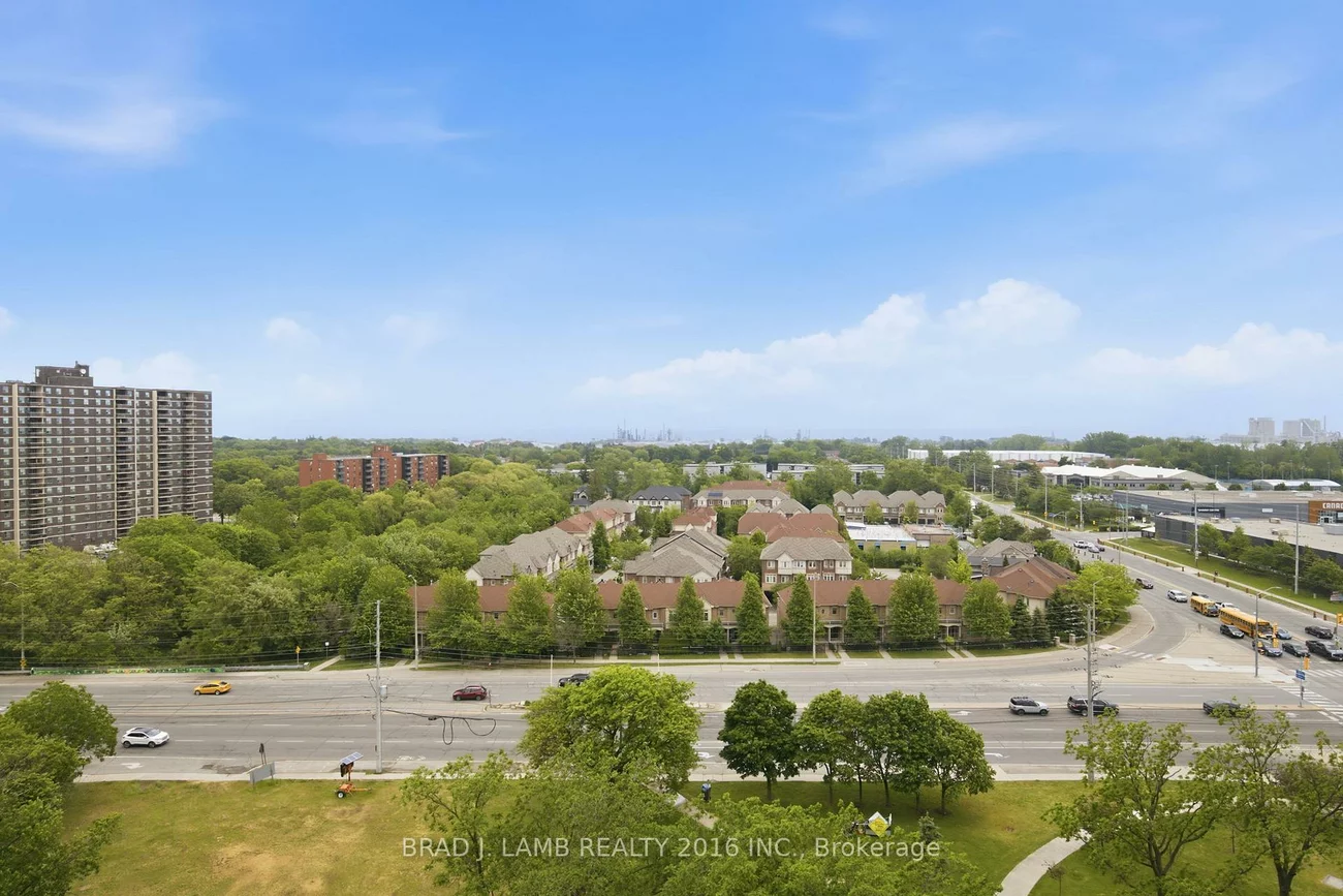 1035, Southdown, Clarkson, Mississauga