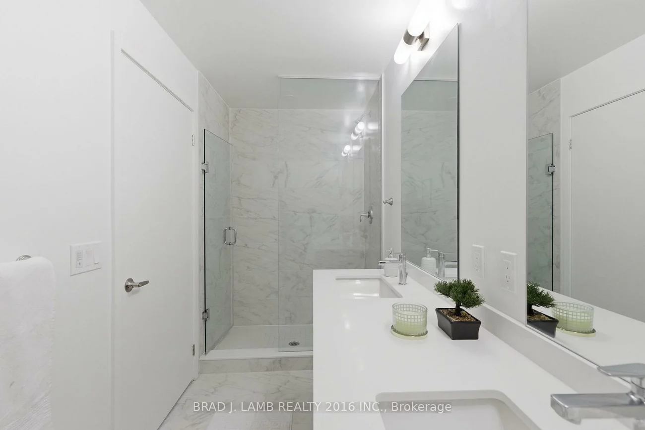 1035, Southdown, Clarkson, Mississauga