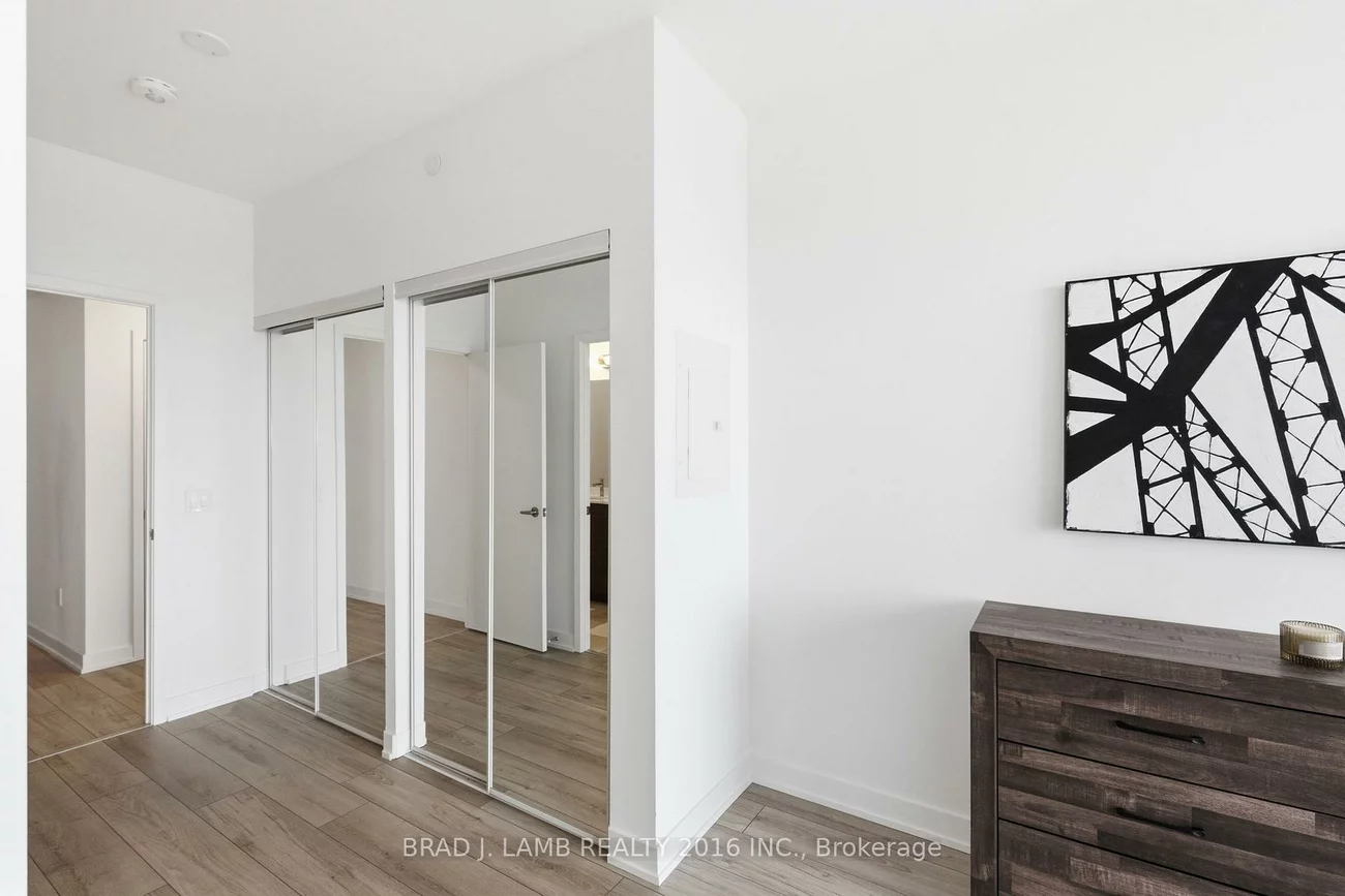 1035, Southdown, Clarkson, Mississauga