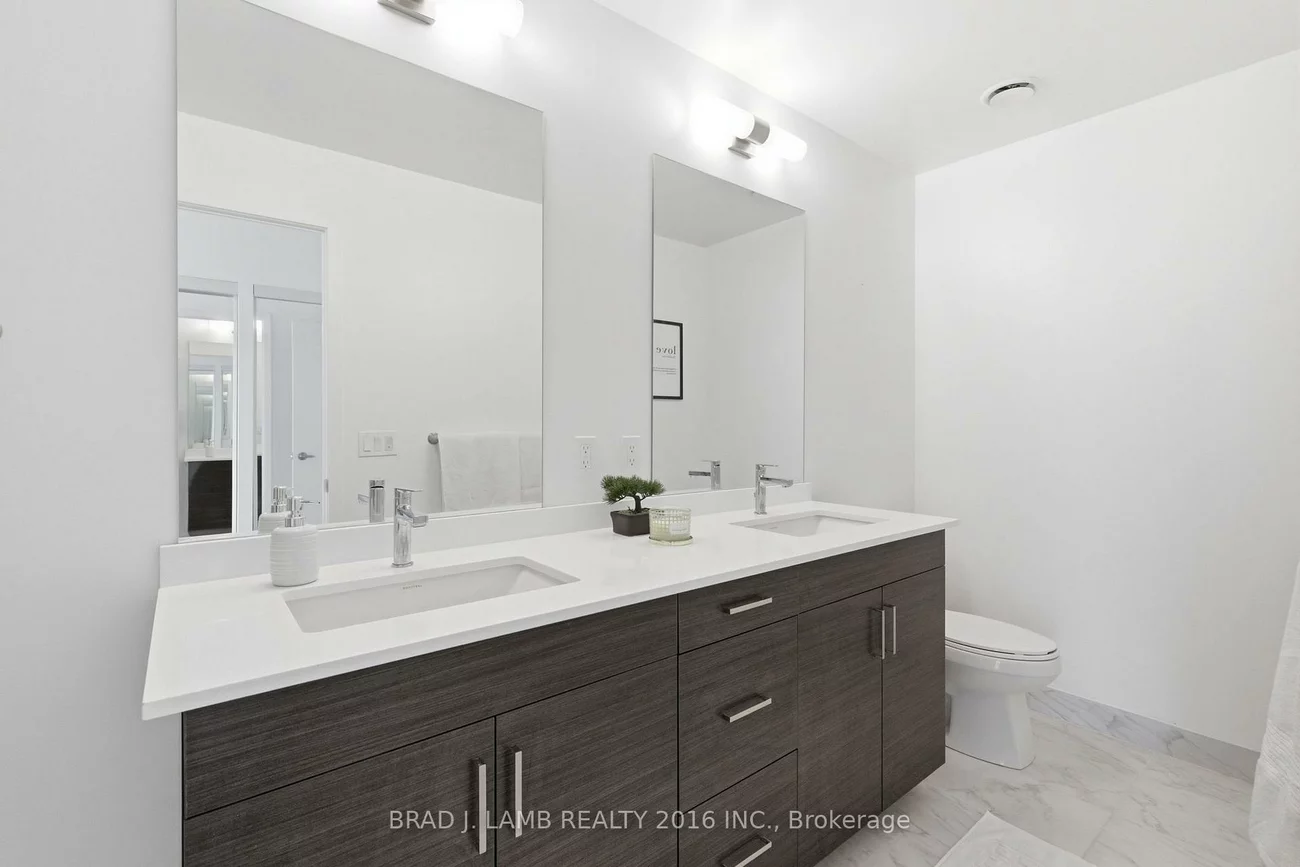 1035, Southdown, Clarkson, Mississauga