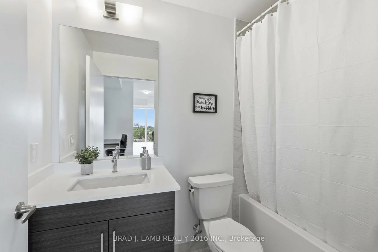 1035, Southdown, Clarkson, Mississauga