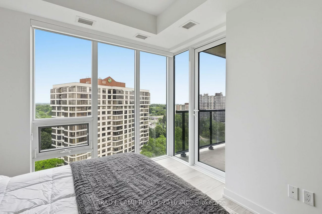 1035, Southdown, Clarkson, Mississauga