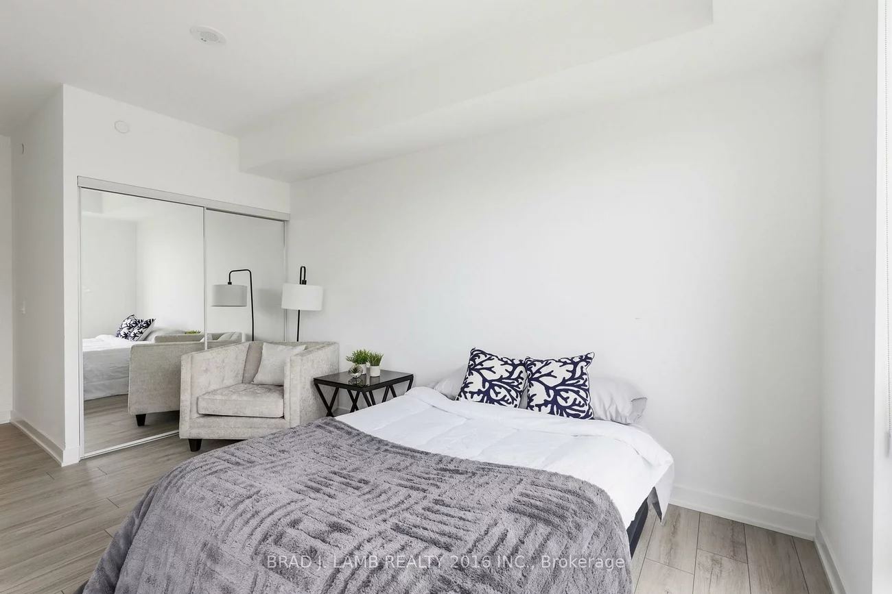 1035, Southdown, Clarkson, Mississauga
