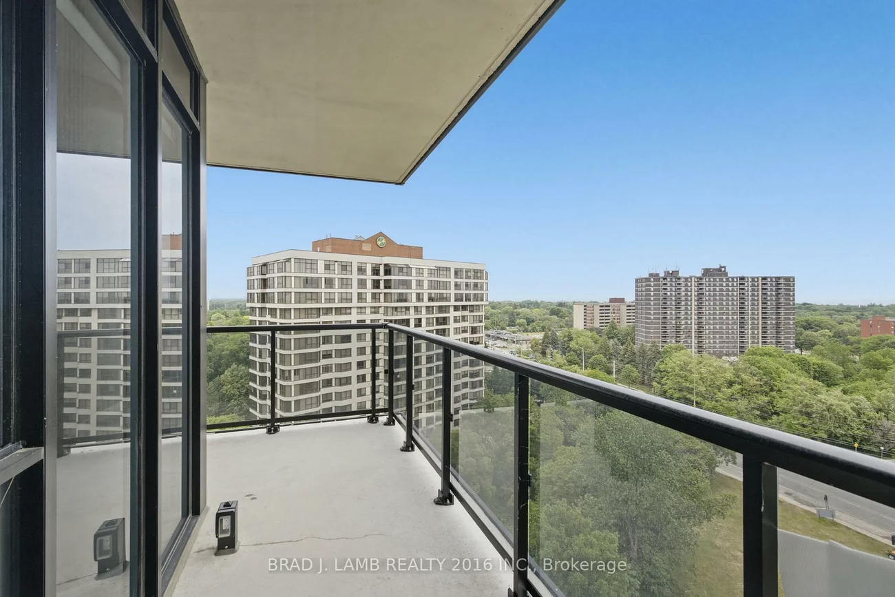 1035, Southdown, Clarkson, Mississauga