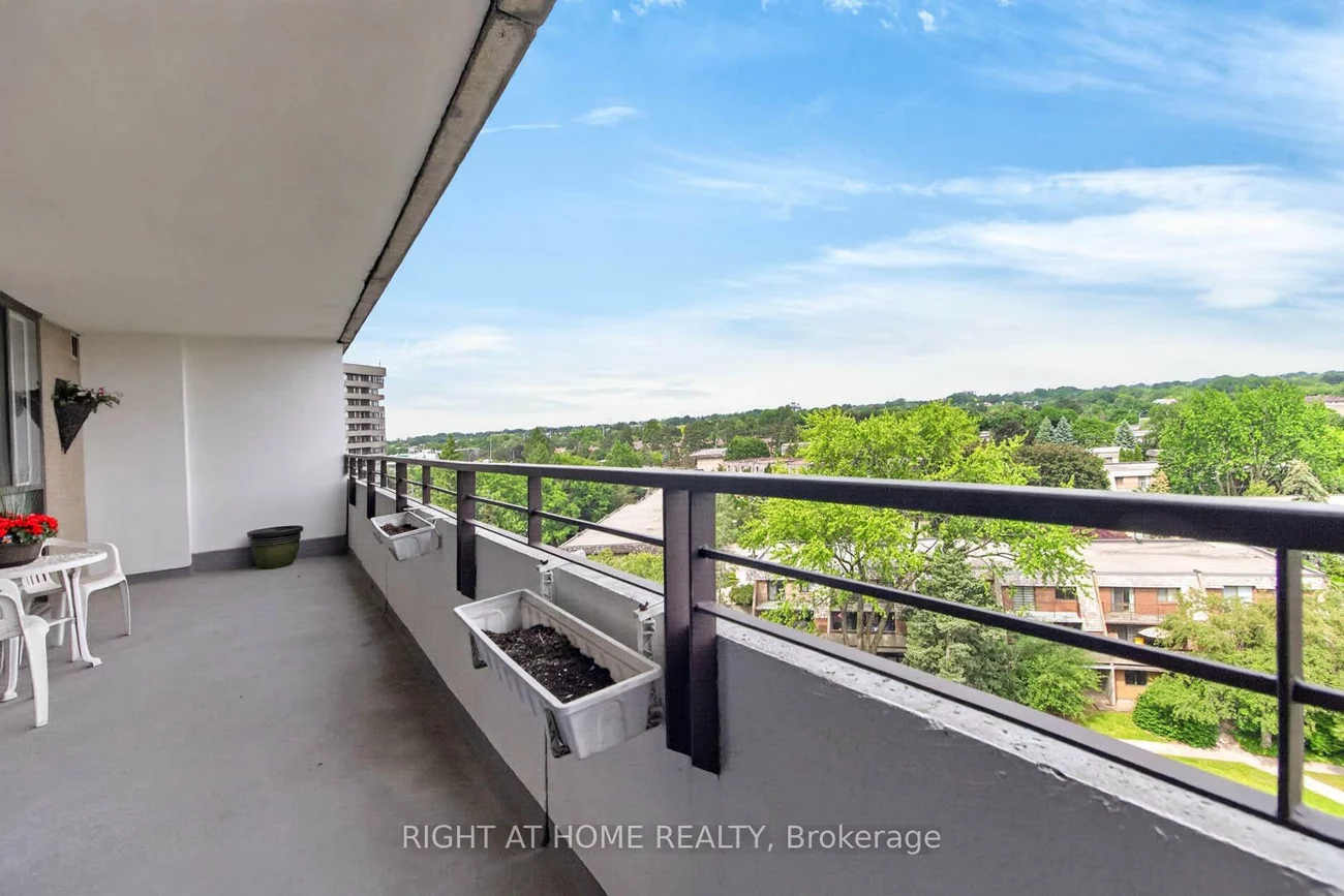 1320, Mississauga Valley, Mississauga Valleys, Mississauga