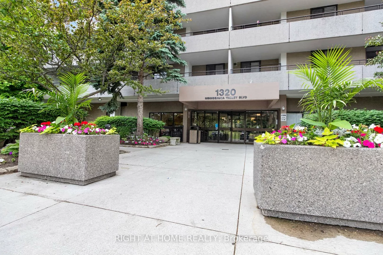 1320, Mississauga Valley, Mississauga Valleys, Mississauga
