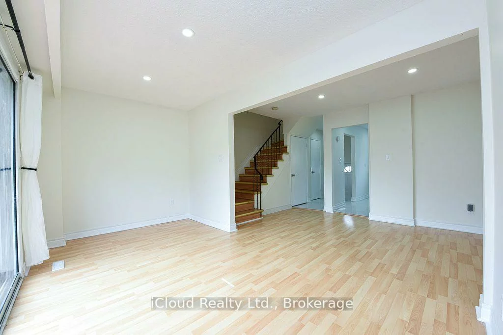 400, Mississauga Valley, Mississauga Valleys, Mississauga