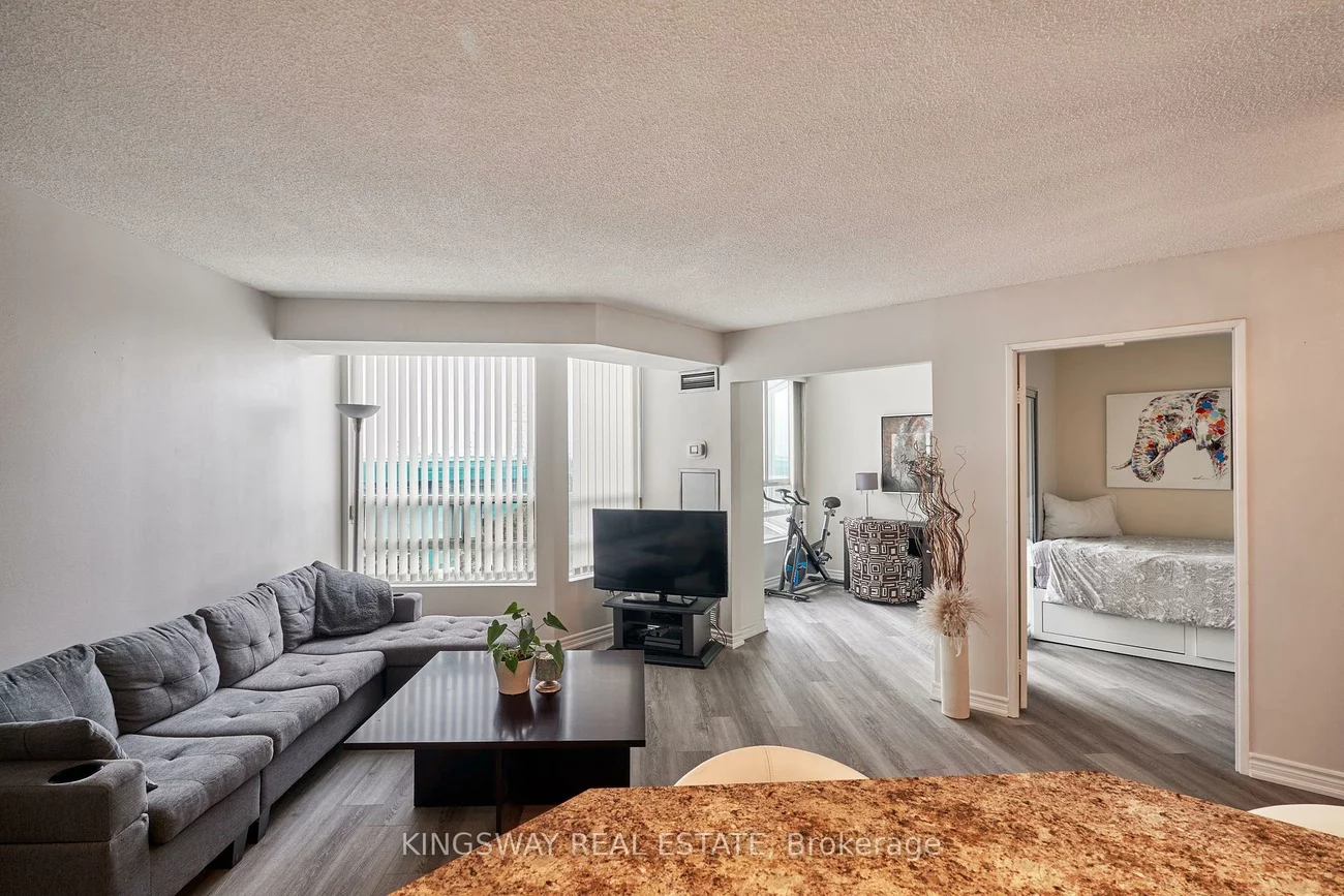 50, Kingsbridge Garden, Hurontario, Mississauga