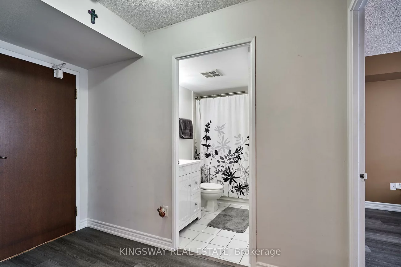 50, Kingsbridge Garden, Hurontario, Mississauga