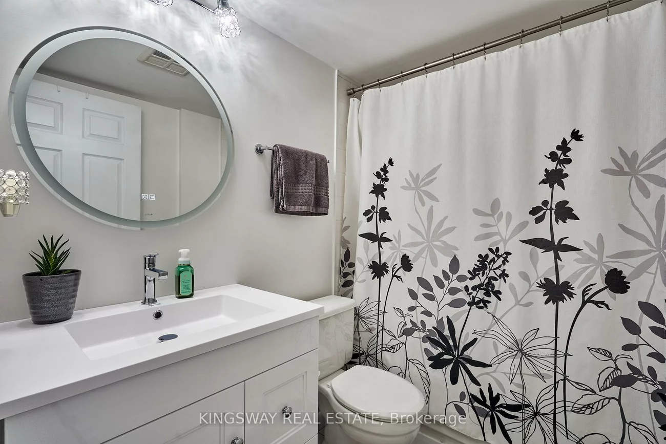 50, Kingsbridge Garden, Hurontario, Mississauga