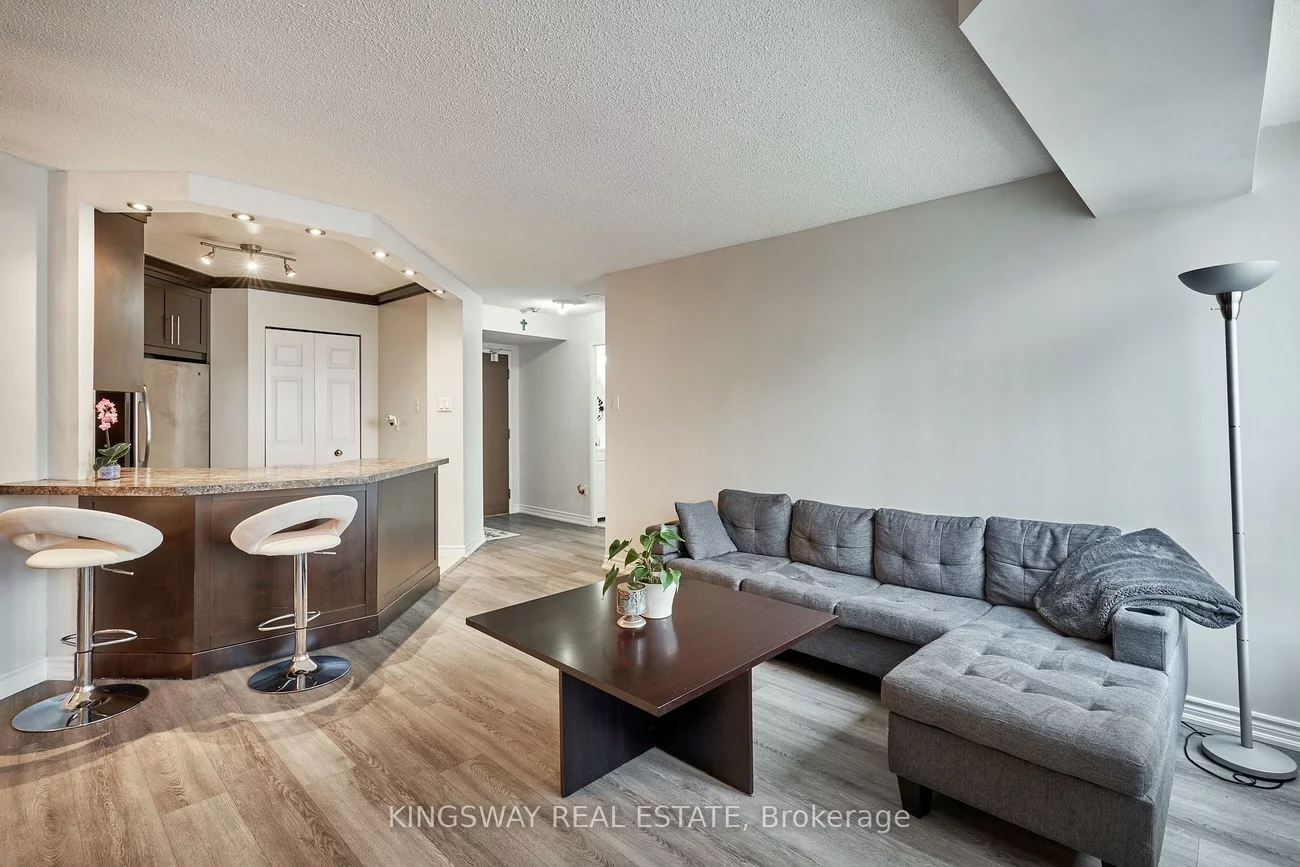 50, Kingsbridge Garden, Hurontario, Mississauga