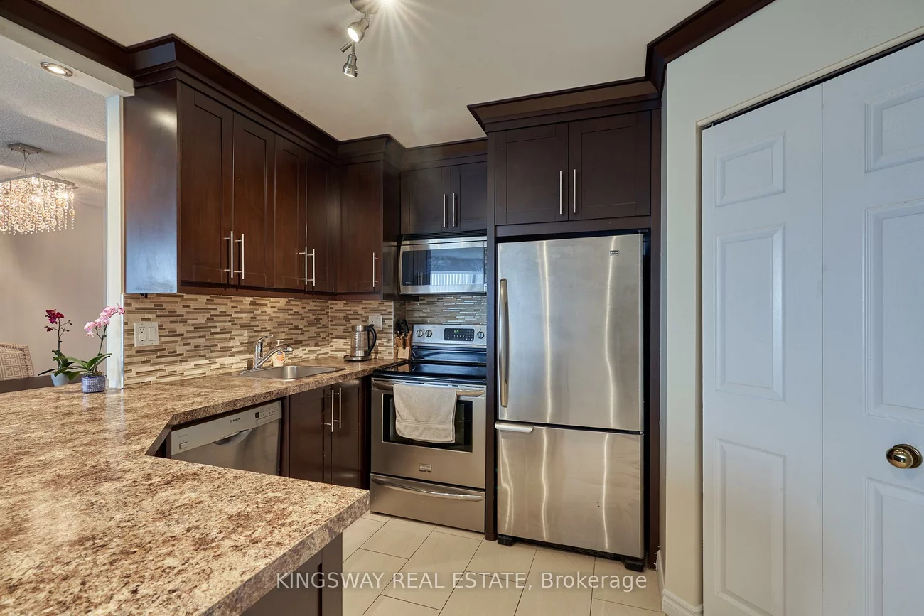 50, Kingsbridge Garden, Hurontario, Mississauga