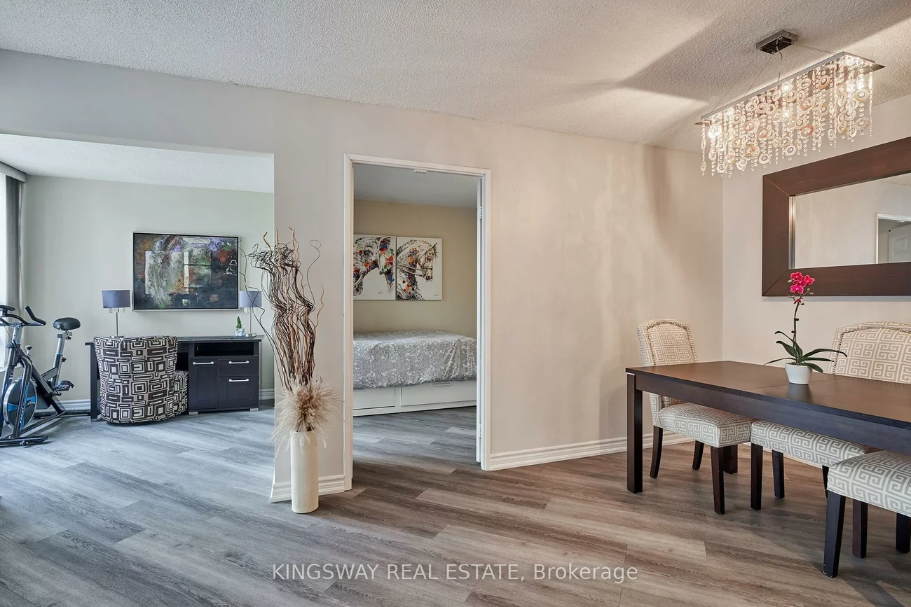 50, Kingsbridge Garden, Hurontario, Mississauga