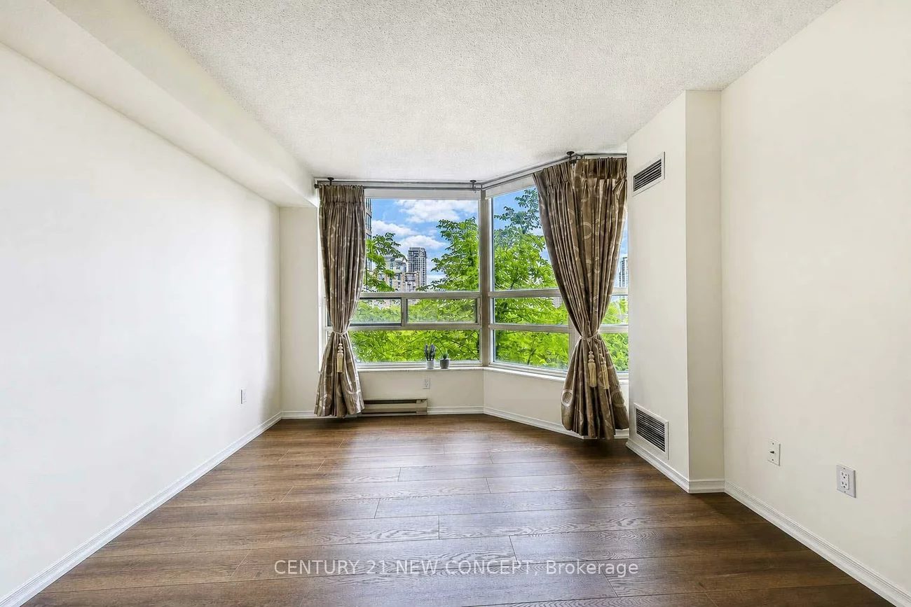 250, Webb, City Centre, Mississauga