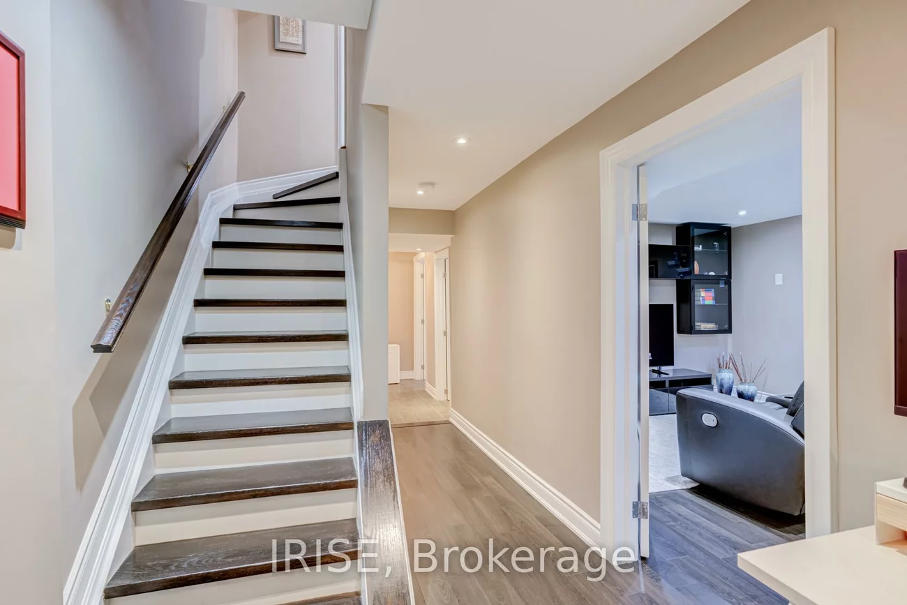 6699, Falconer, Streetsville, Mississauga