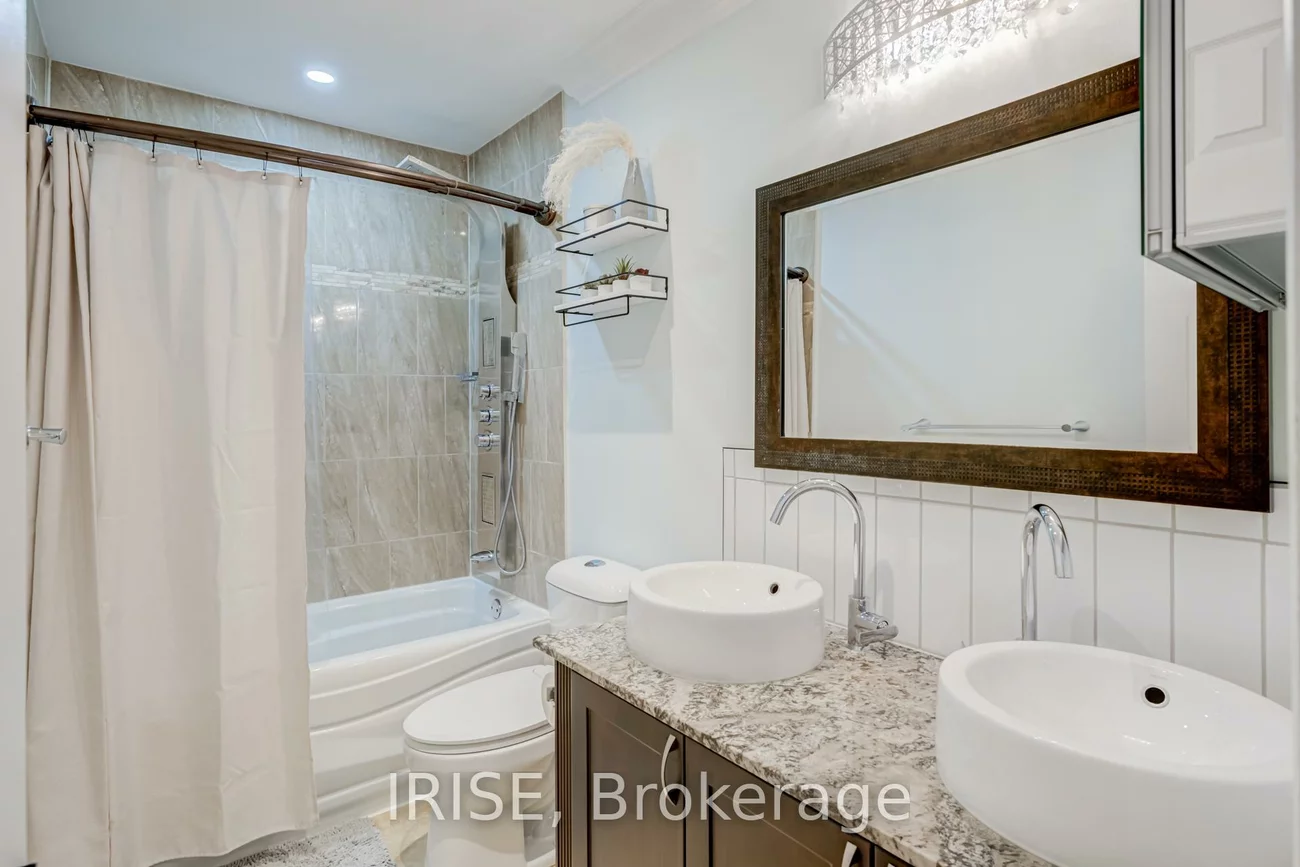 6699, Falconer, Streetsville, Mississauga