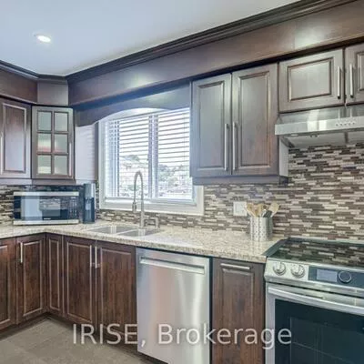 6699, Falconer, Streetsville, Mississauga