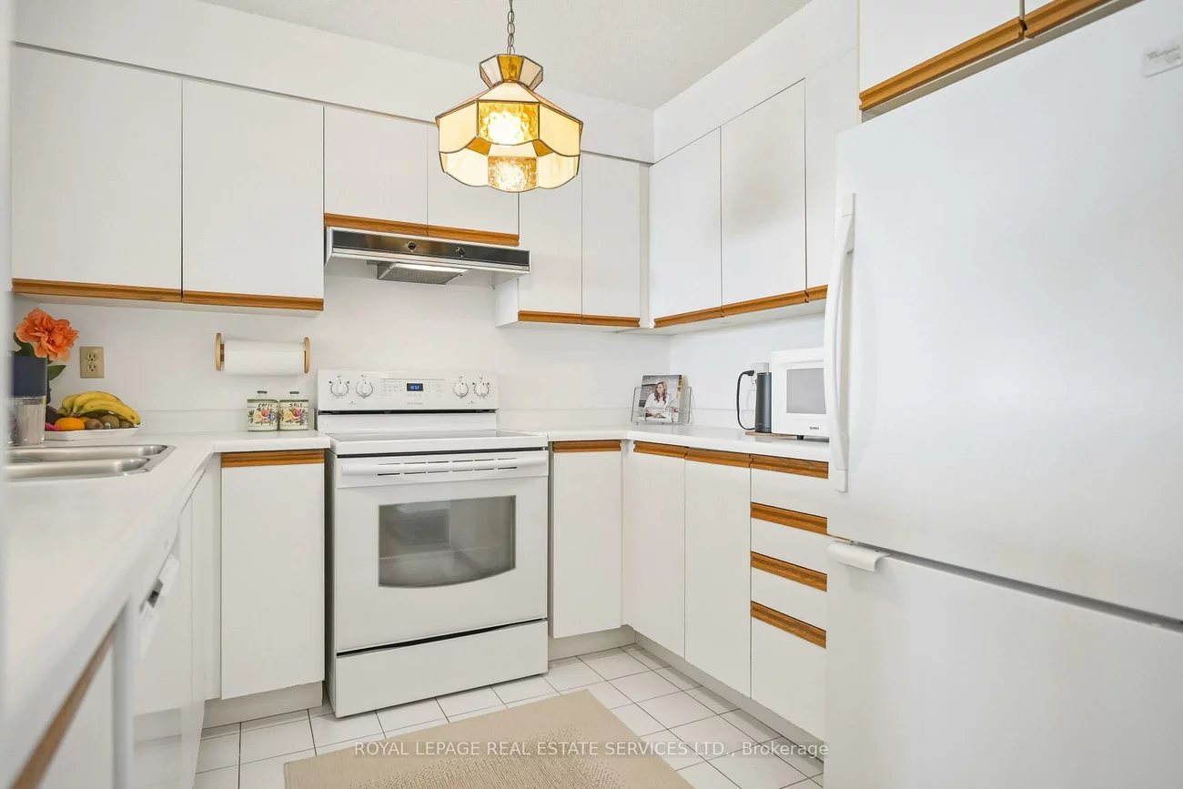 2155, Burnhamthorpe, Erin Mills, Mississauga