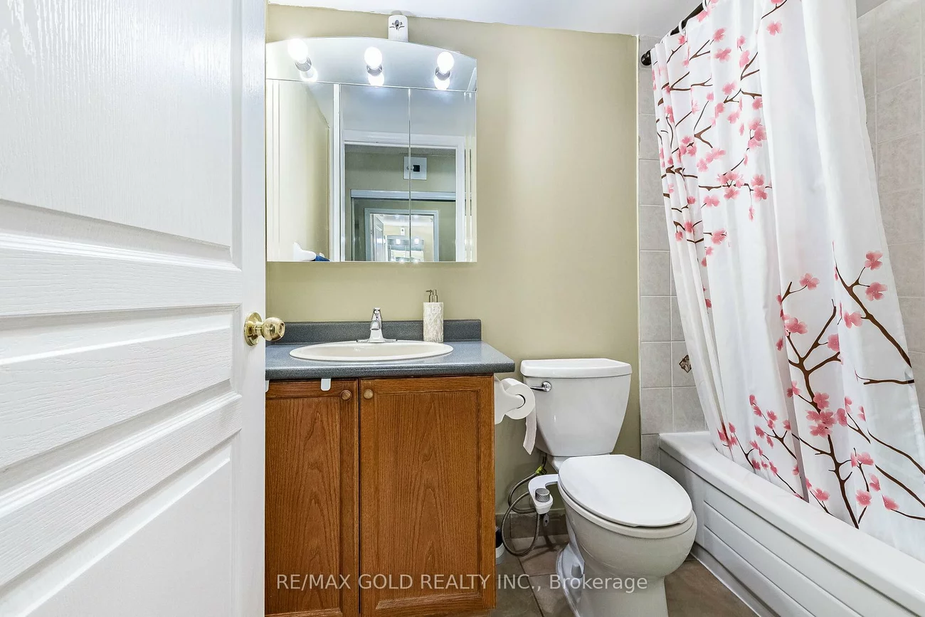 2545, Erin Centre, Central Erin Mills, Mississauga