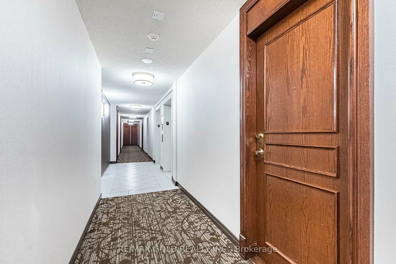 2545, Erin Centre, Central Erin Mills, Mississauga