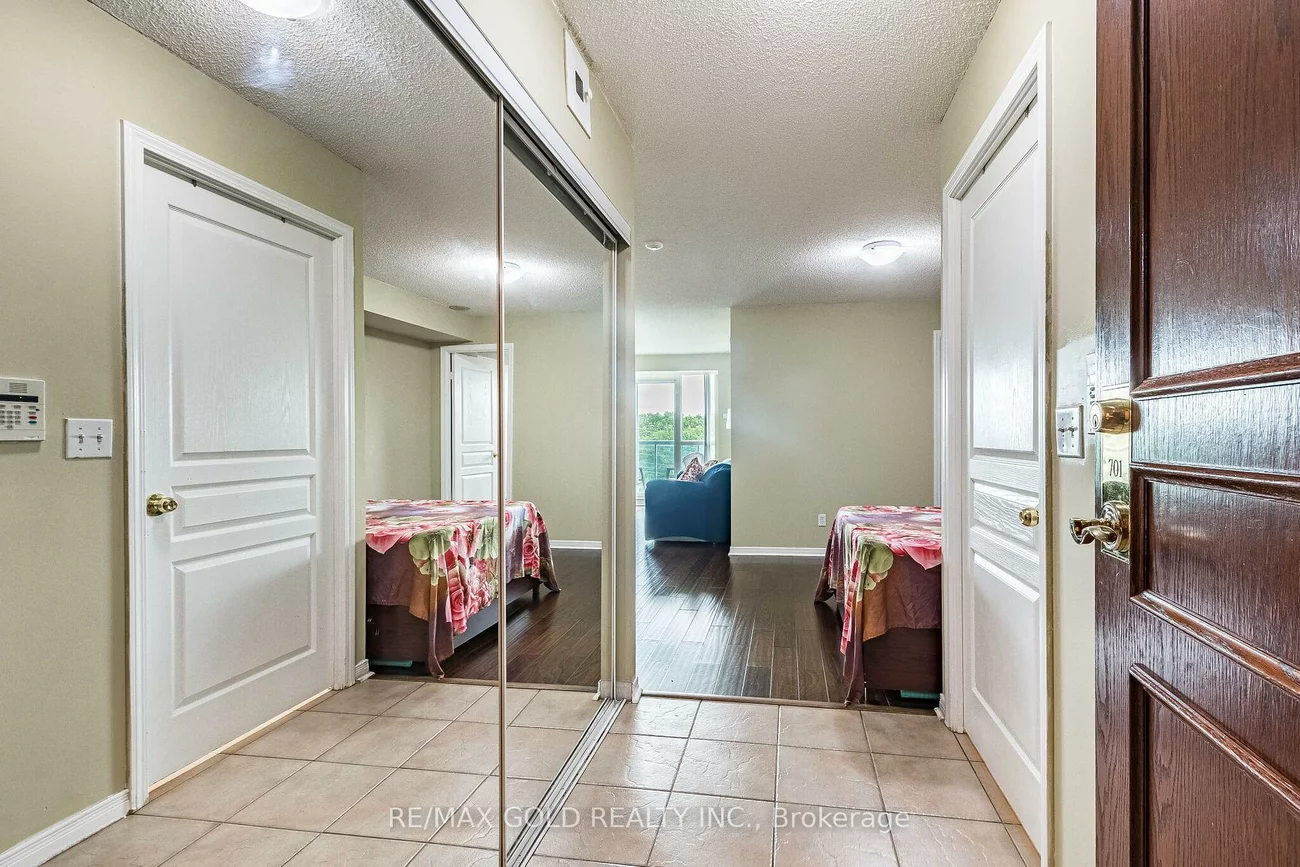 2545, Erin Centre, Central Erin Mills, Mississauga