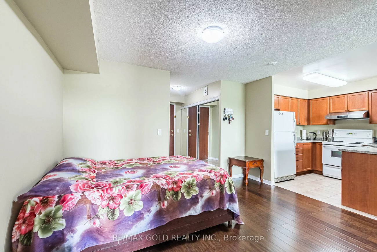 2545, Erin Centre, Central Erin Mills, Mississauga