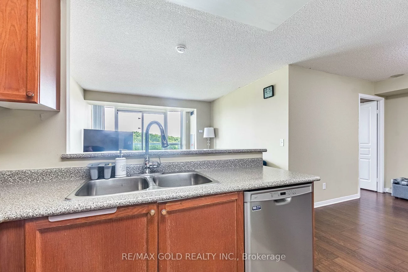 2545, Erin Centre, Central Erin Mills, Mississauga