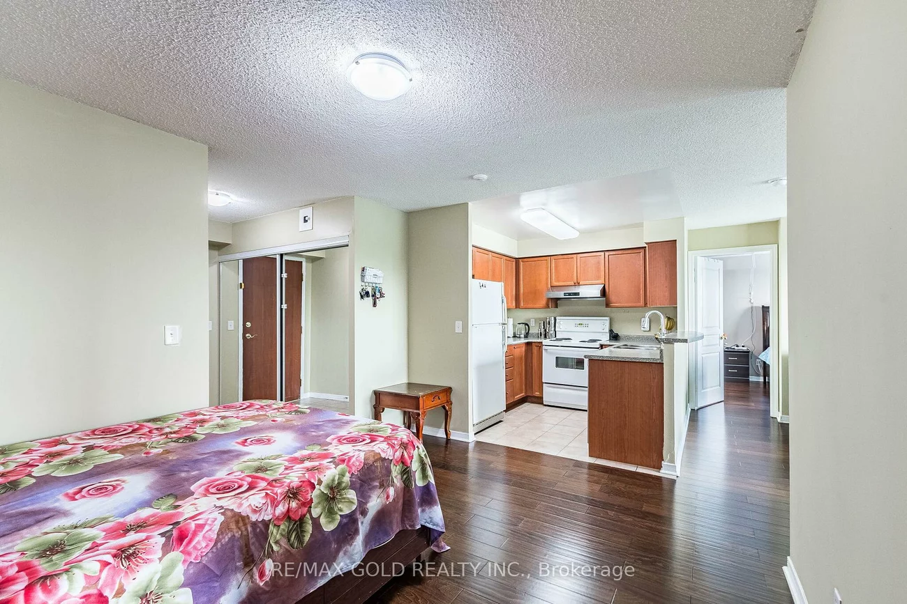 2545, Erin Centre, Central Erin Mills, Mississauga