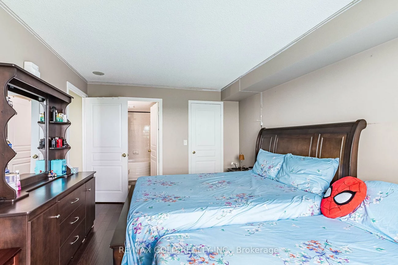 2545, Erin Centre, Central Erin Mills, Mississauga