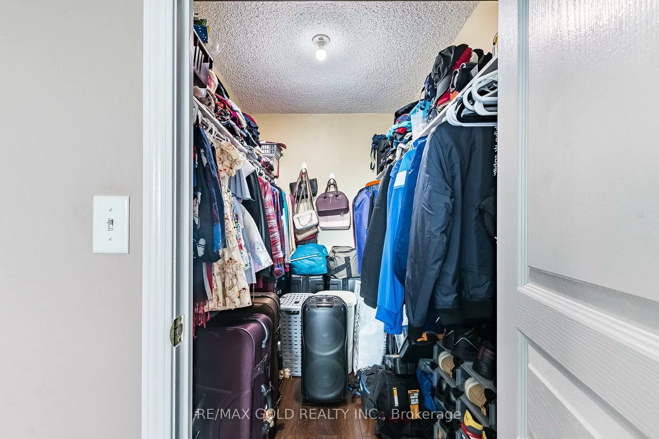 2545, Erin Centre, Central Erin Mills, Mississauga