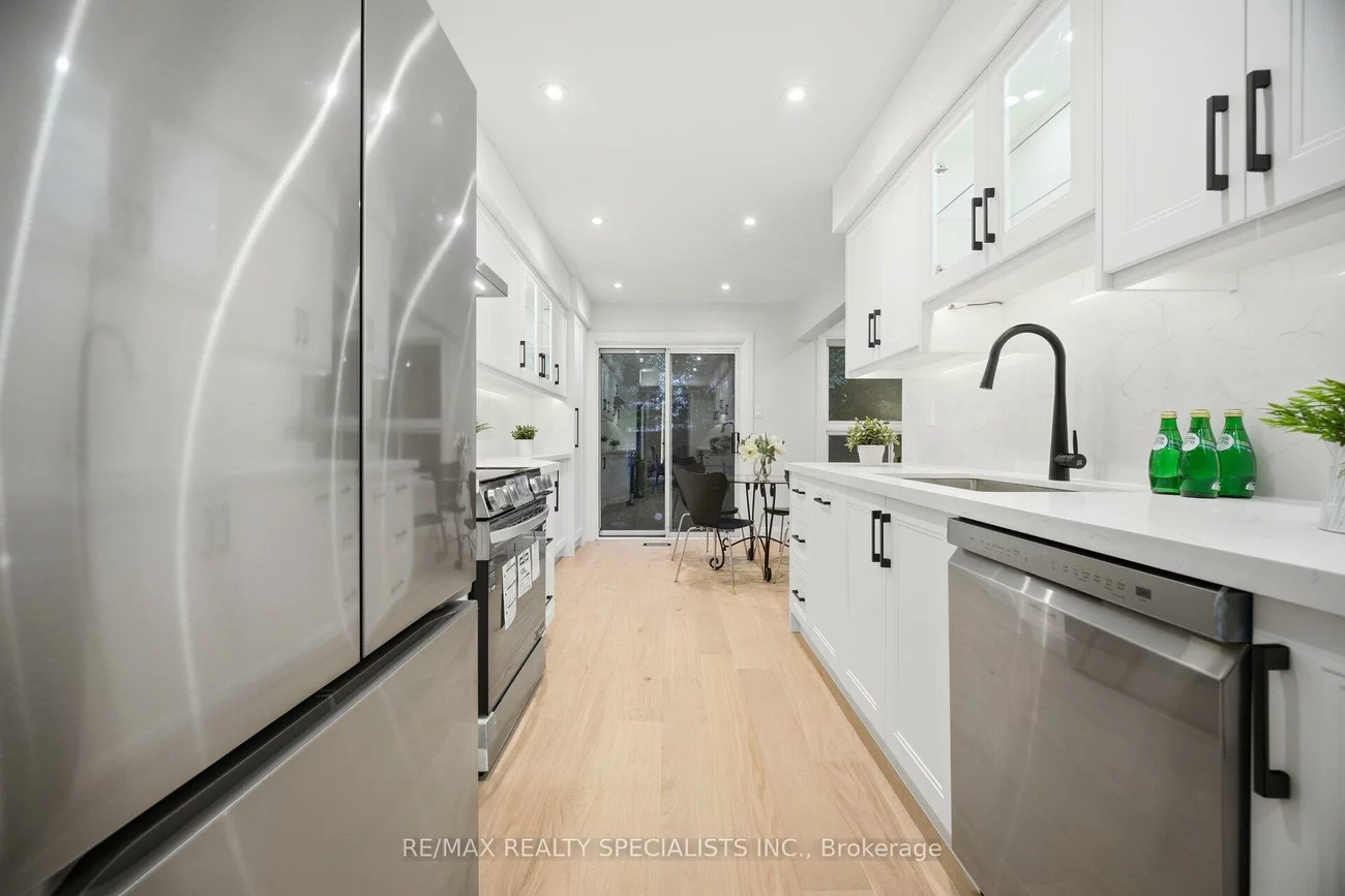2555, Thomas, Central Erin Mills, Mississauga