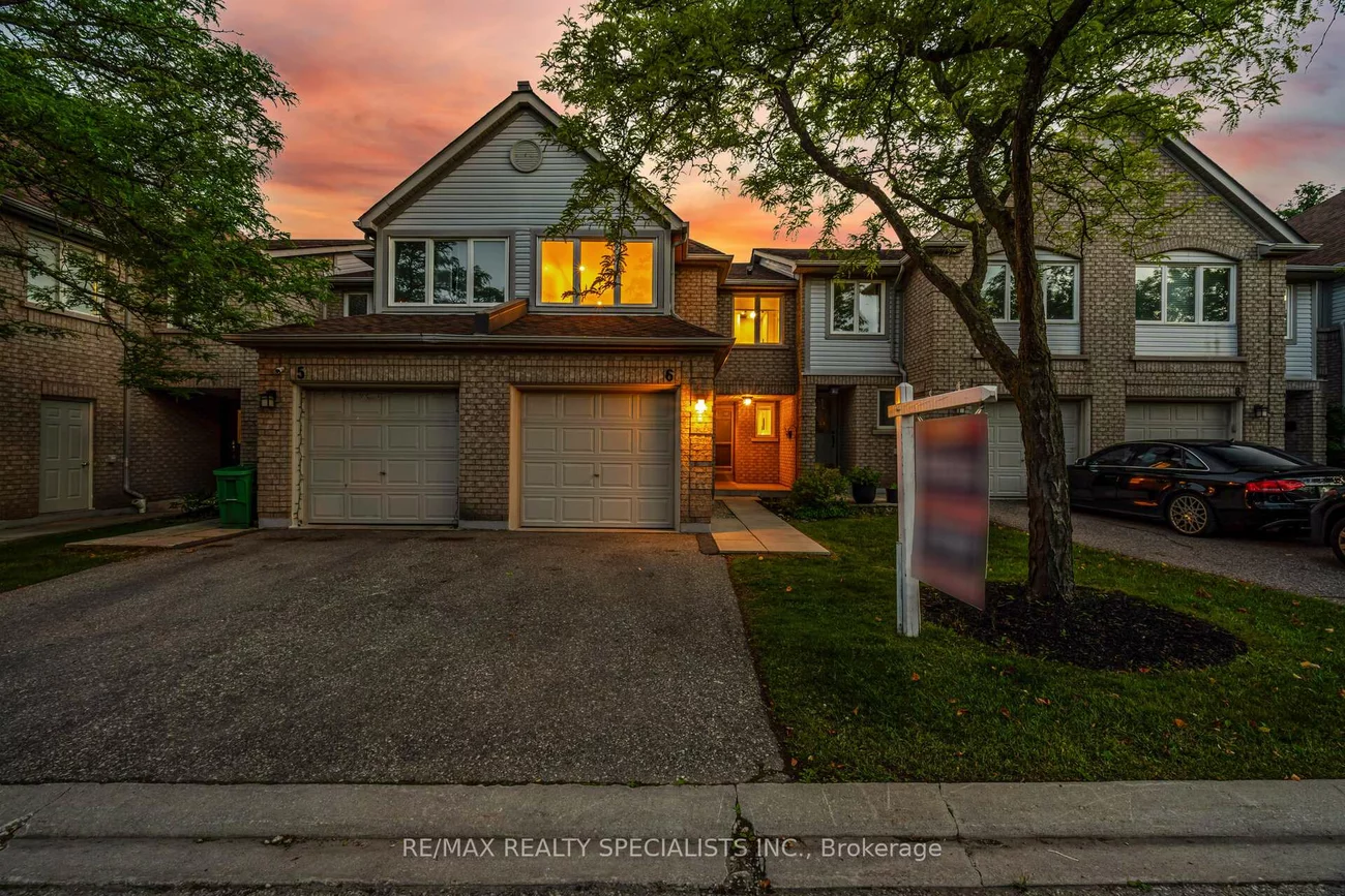 2555, Thomas, Central Erin Mills, Mississauga